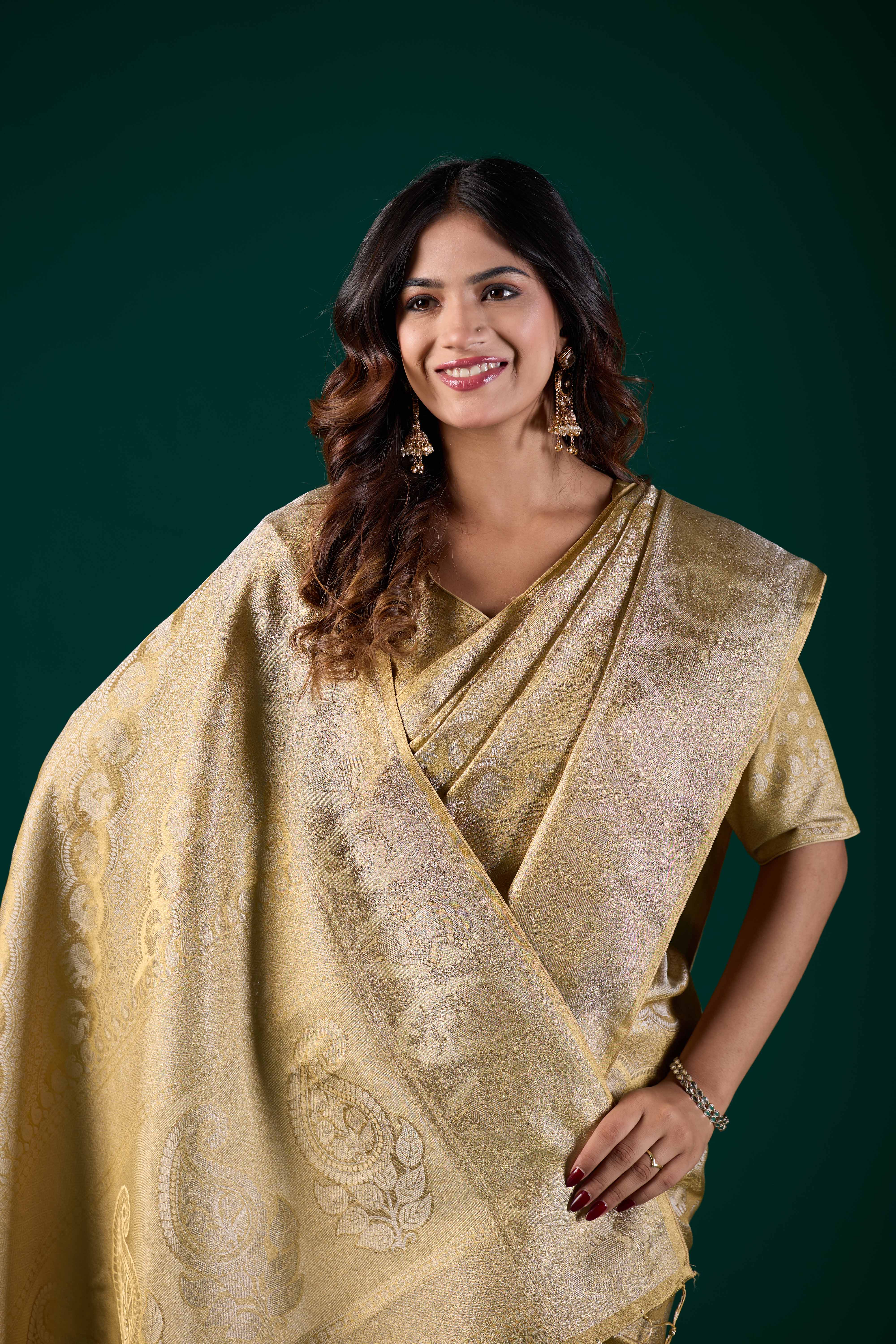 Ivory White & Gold Woven Kanjivaram Silk Saree | Bridal & Festive Ethnic Wear
